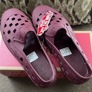 NWT Unisex Vans Slip-On TRK Shoes Men’s Size 9 Women’s Size 10.5 ~ Burgundy